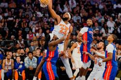 开云体育入口-西班牙男篮鏖战尼克斯，布克惊艳世界