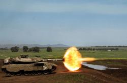 开云体育在线-微光乍现，铁幕撞裂，诺里斯率迈凯伦上演终场绝杀