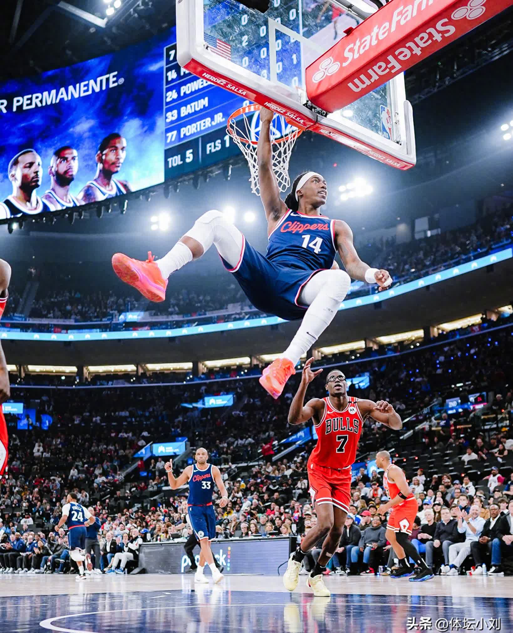 包含快船险胜公牛，贝弗利关键制胜的词条