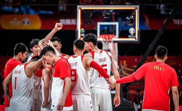 中国男篮碾压波兰男篮,哈里斯一己之力扛起全队的简单介绍 中国男篮碾压波兰男篮,哈里斯一己之力扛起全队的简单介绍