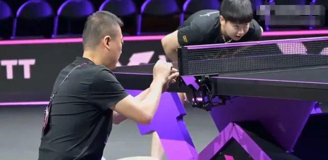 中国羽毛球队绝杀丹麦羽毛球队,马琳三分雨点燃全场 中国羽毛球队绝杀丹麦羽毛球队,马琳三分雨点燃全场