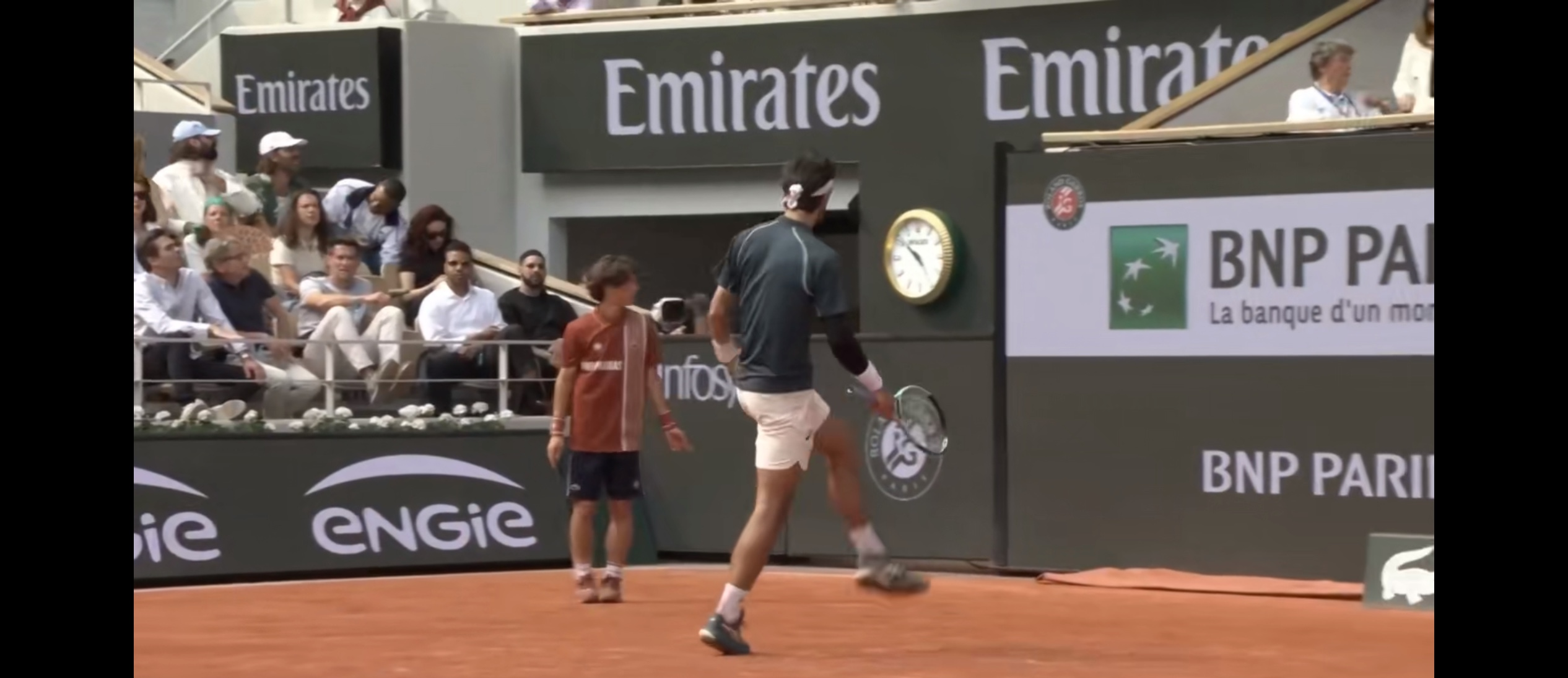 西班牙网球队血洗日本网球队,德约科维奇制霸全场的简单介绍 西班牙网球队血洗日本网球队,德约科维奇制霸全场的简单介绍