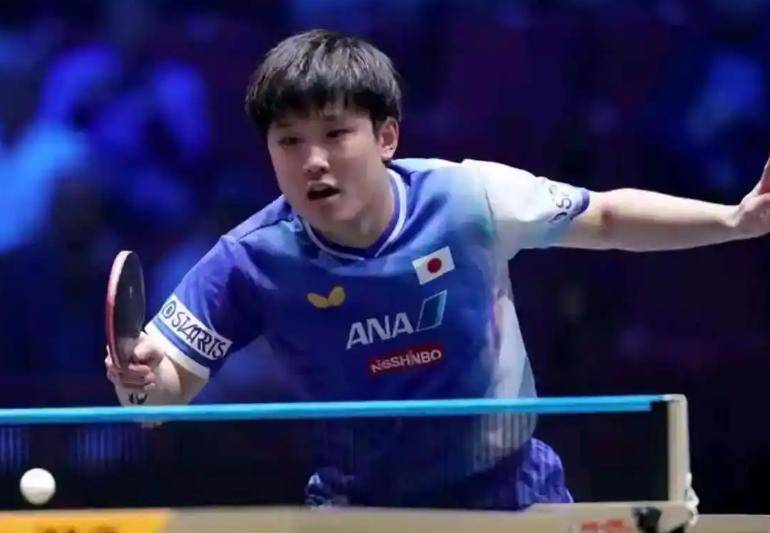法国乒乓球队力克韩国乒乓球队，张本智和高光表现