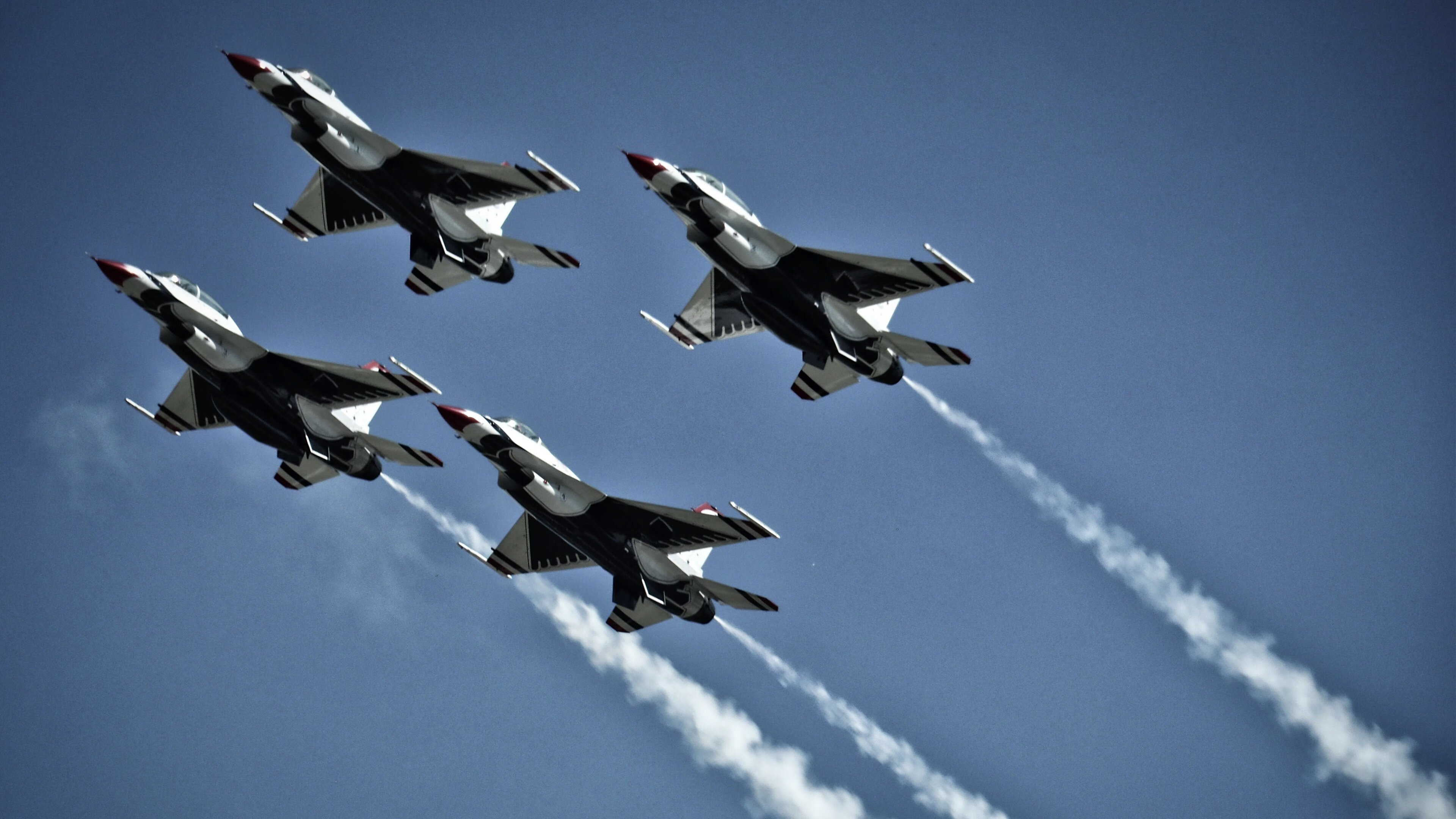 悬崖边的救赎，马琳烈火状态焚毁德国战车，印尼绝境逢生