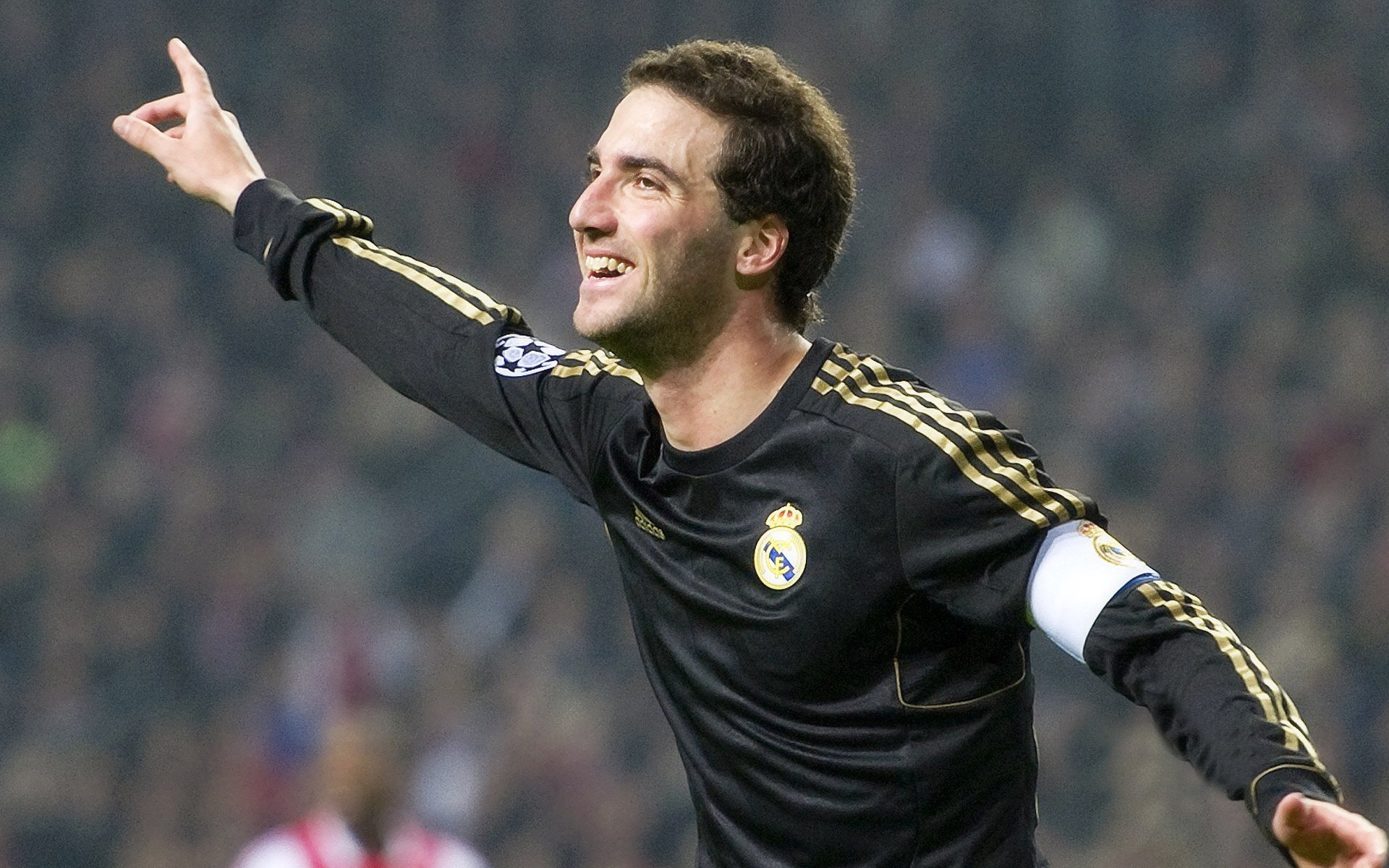 一己之力改变横扫定义，莫兰特如何从聚光灯外走到风暴中心