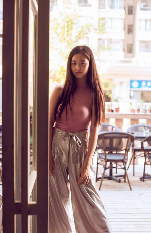 跨界之王,库里足球圣殿加冕,黄蜂爆冷震颤篮球界