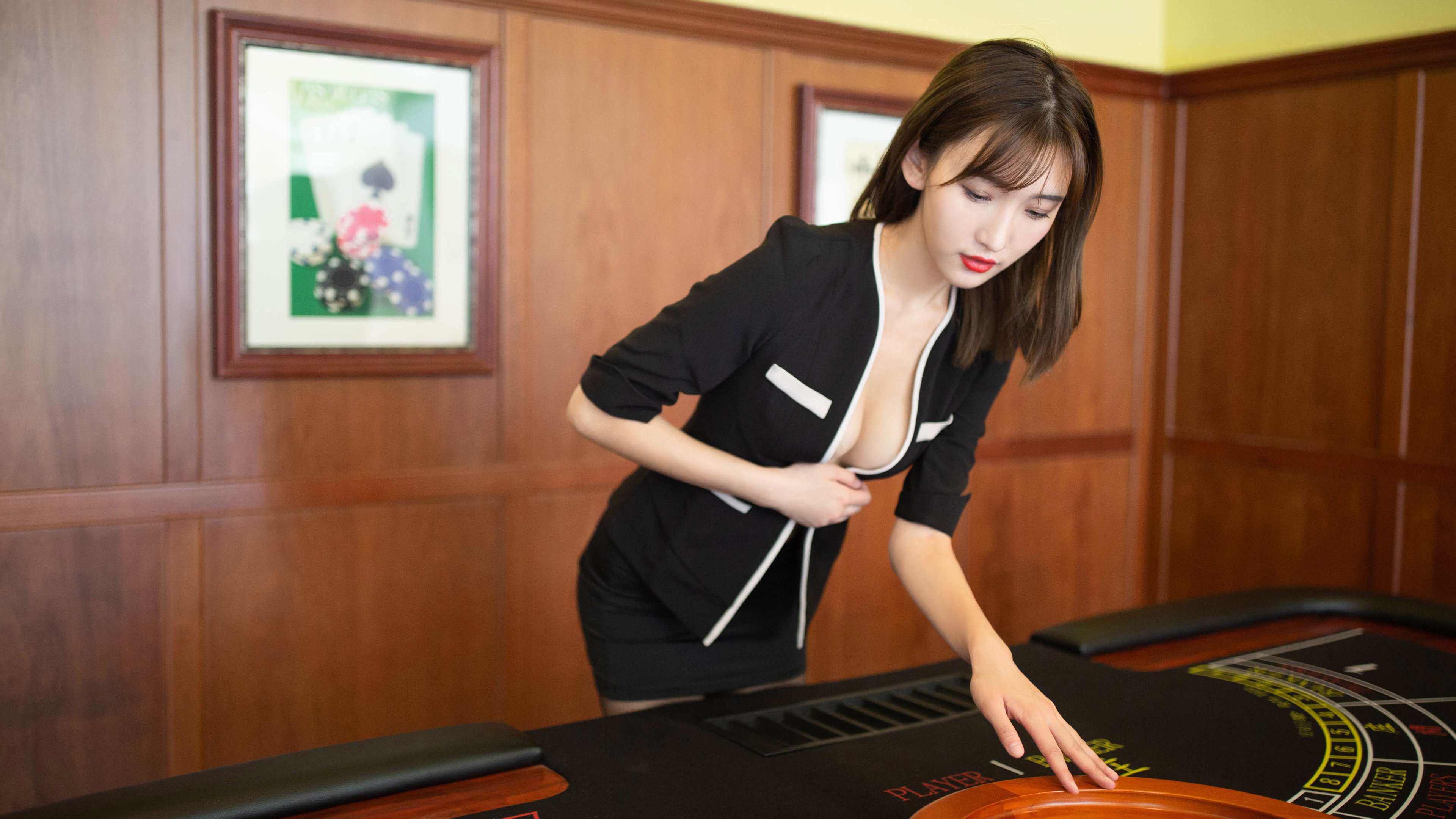 双球争锋，隔空对决中的胜利与阵痛