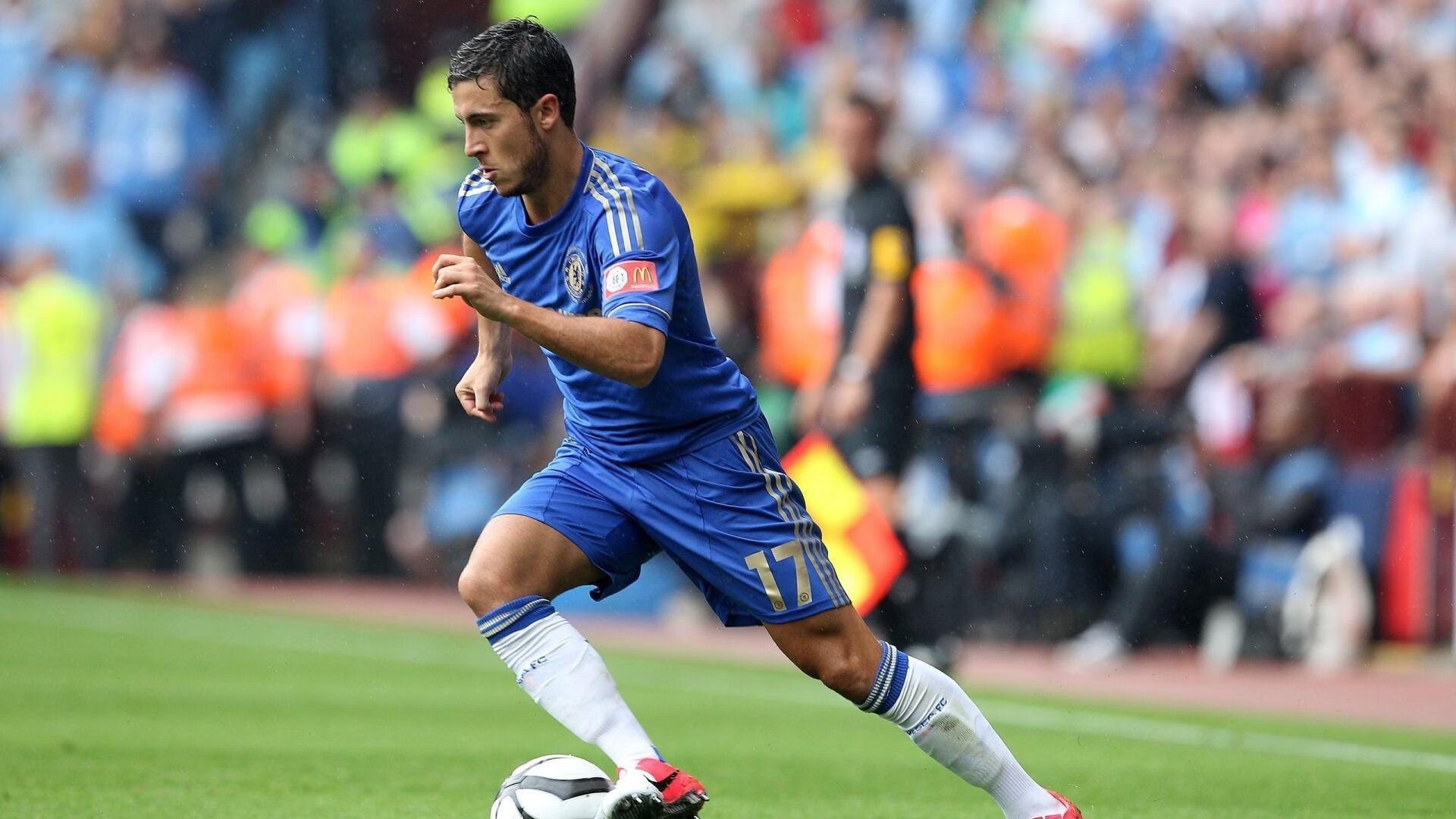 精密机器扼杀桑巴舞步，维尼修斯如何在黄色高压下炼成关键先生